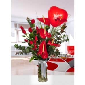12 Adet Kırmızı Gül Kırmızı Antorium Aranjmanı