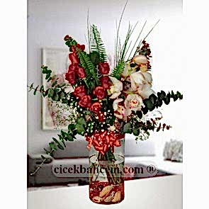 Cam Vazo İçerisine Pembe Orkide, Kırmızı Gül