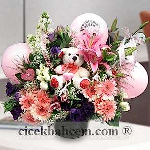 Örme Sepet İçindePembe Kokulu lilyum,Gül,Gerbera ve Sevimli Oyuncak, Hoşgeldin Bebek