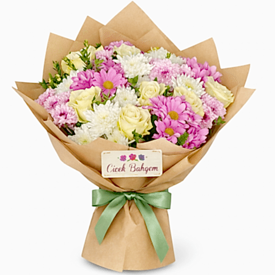 Pastel Bahar Buketi – Pembe & Beyaz Güllü Krizantem Aranjmanı