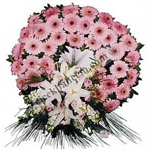 Pembe Gerbera Çiçekleri İle Hazırlanmış Mozele Çelenkleri