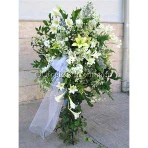 Gala Çiçekleri İle Hazırlanmış Düğün Nişan Açıliş Ferforje Aranjmanı