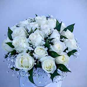 Kadeh İçinde 21 Beyaz Gül 