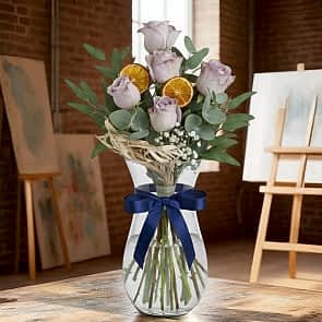 Şık Vazoda 5’li Lila Gül Aranjmanı - Asil ve Zarif