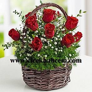 Şık Sepette 11 Adet Kırmızı Gül