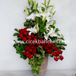 "Tatlı Sürpriz" 41 Adet Gül ve Lilyum