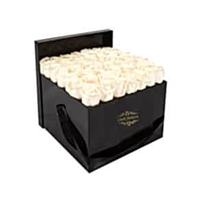 Siyah Kutuda 49 Adet Beyaz Gül