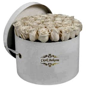 Yuvarlak Kutuda 41 Beyaz Gül