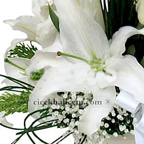 Beyaz Gül Ve Lilyum Aranjmanı