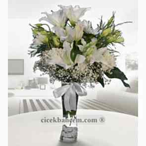 Beyaz Kokulu Lilyum ve Beyaz Lilyantus