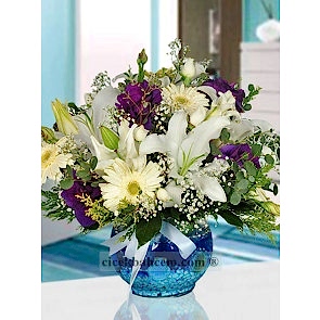 Cam Vazo Mevsim Çiçeği Aranjmanı 