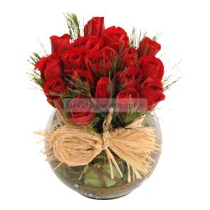 Cam Fanus İçerisine Hazırlanmış 13 Adet Kırmızı Gül 
