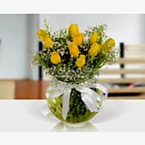 Cam Fanusa Hazırlanmış 11 Adet Sarı Gül Aranjmanı