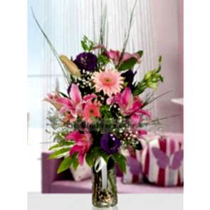 Cam Vazo İçerisine Pembe Lilyum, Lisyantus Aranjmanı