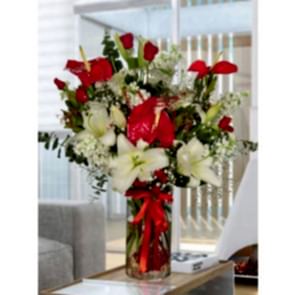 Cam Vazoda 11 Adet Kırmızı Gül ve Antorium Aranjmanı