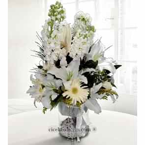 Cam Vazo Beyaz Gerbera ve Kokulu Lilyum Aranjmanı