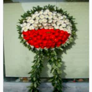 Cenaze İçin Hazırlanmış Kırmızı Cenaze Çiçeği
