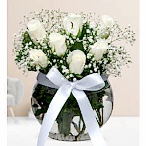 Cam Vazoda 7 Adet Beyaz Gül