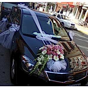 Düğün Arabası Süsleme Beyaz Tüller ve Çiçekler
