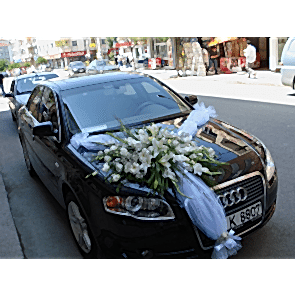 Gelin Arabası Süsleme Beyaz Tüller ve Beyaz Çiçekler