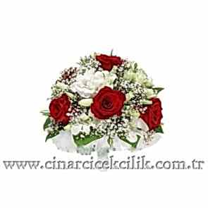 Kırmızı Gülden ve Lisyantus Çiçekleri Gelin Buketi