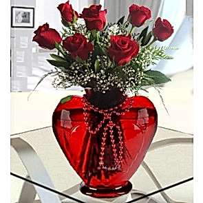 Kalp Vazoda 7 Adet Kırmızı Gül KALP110