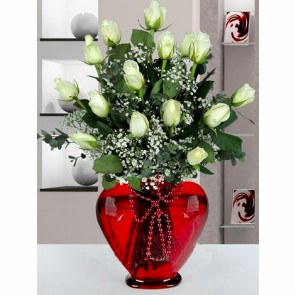 Kalp Vazoda 15 Adet Beyaz Gül KALP102