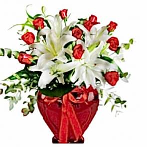 Kalbimin Şehri ''11 Adet Kırmızı Gül, Lilyum''