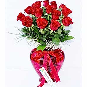 Kalplerin Keşfi '' Kalp Vazoda 15 Adet Kırmızı Gül"