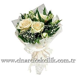 Krem Rengi Güllerden Hazırlanmış Gelin Buketi