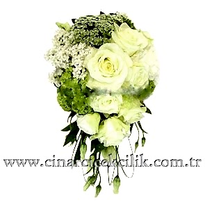 Beyaz Güllerle Hazırlanmış Gelin Buketi 