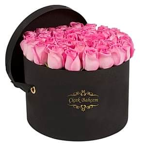 Siyah Yuvarlak Kutuda 35  Pembe Gül
