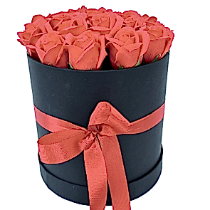 Solmayan Aşk 17'li İthal Yapay Kırmızı Gül Tasarımı