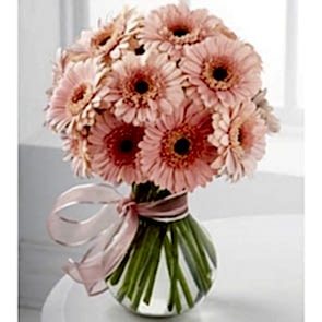 Şık Vazoda Pembe Gerbera